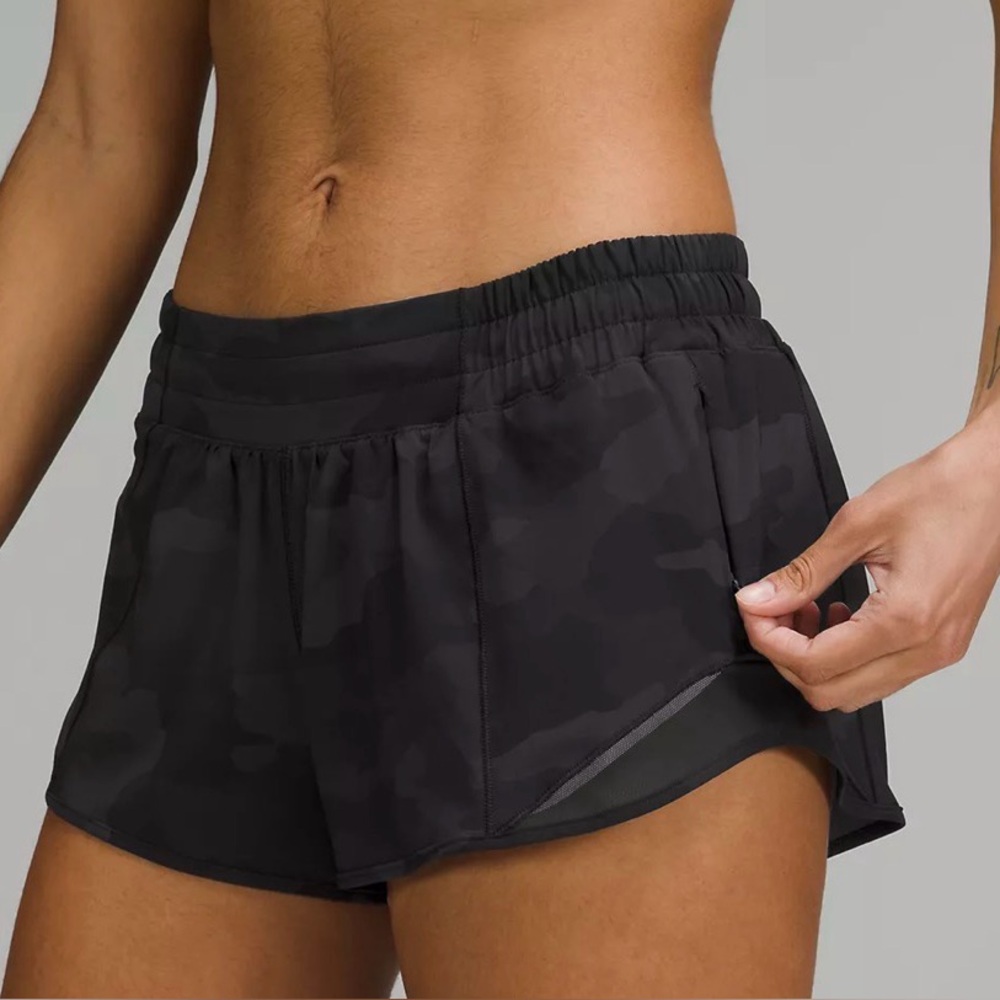 Women's Lululemon Hotty Hot low-rise shorts in Heritage 365 Camo Coal Black - 8